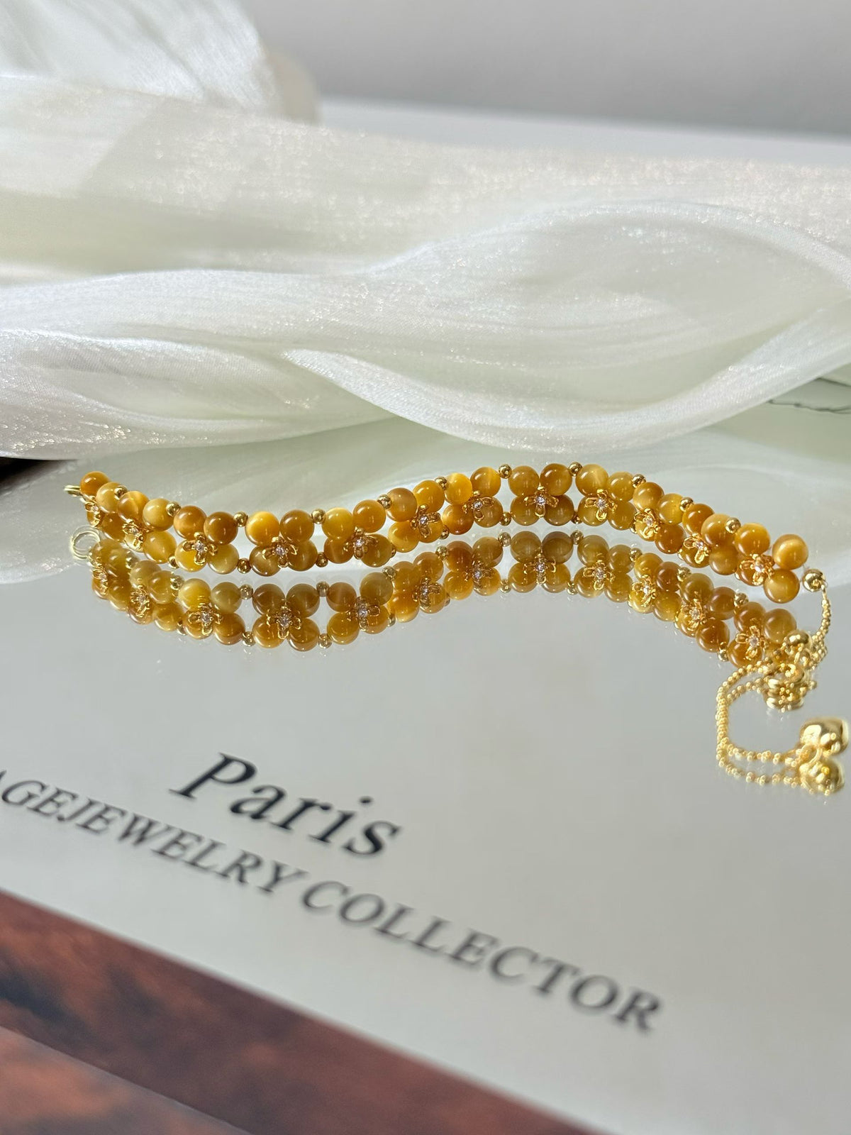 Golden Tiger's Eye Flower Bracelet "Bloom All the Way" for Women Who Carry Their Own Luck