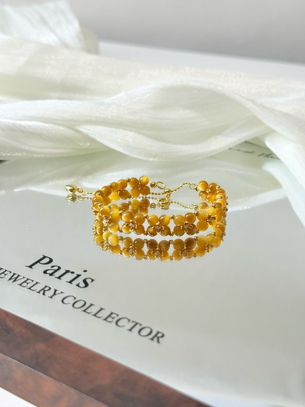 Golden Tiger's Eye Flower Bracelet "Bloom All the Way" for Women Who Carry Their Own Luck